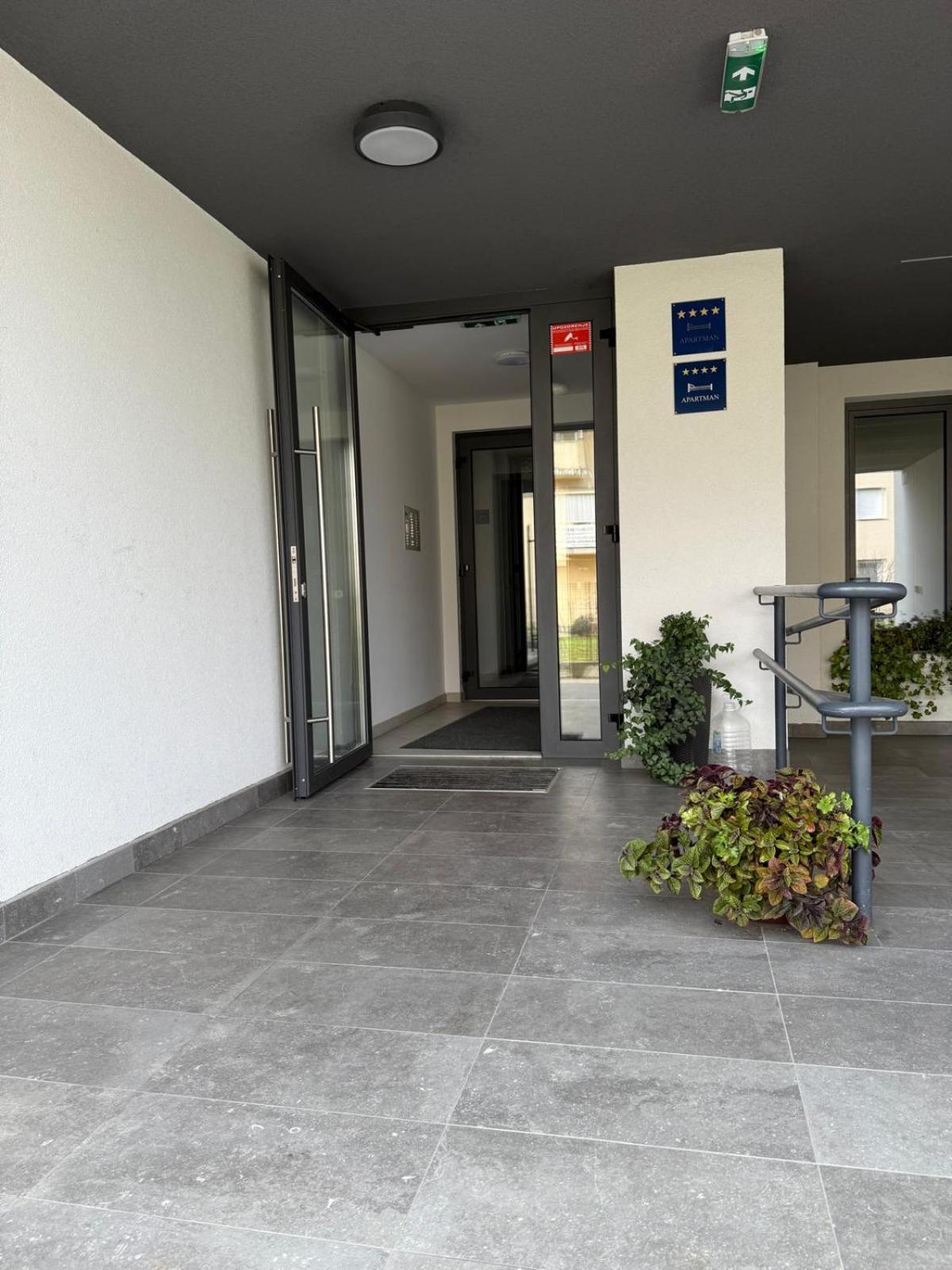 Fiolica Lägenhet Zaprešić Exteriör bild