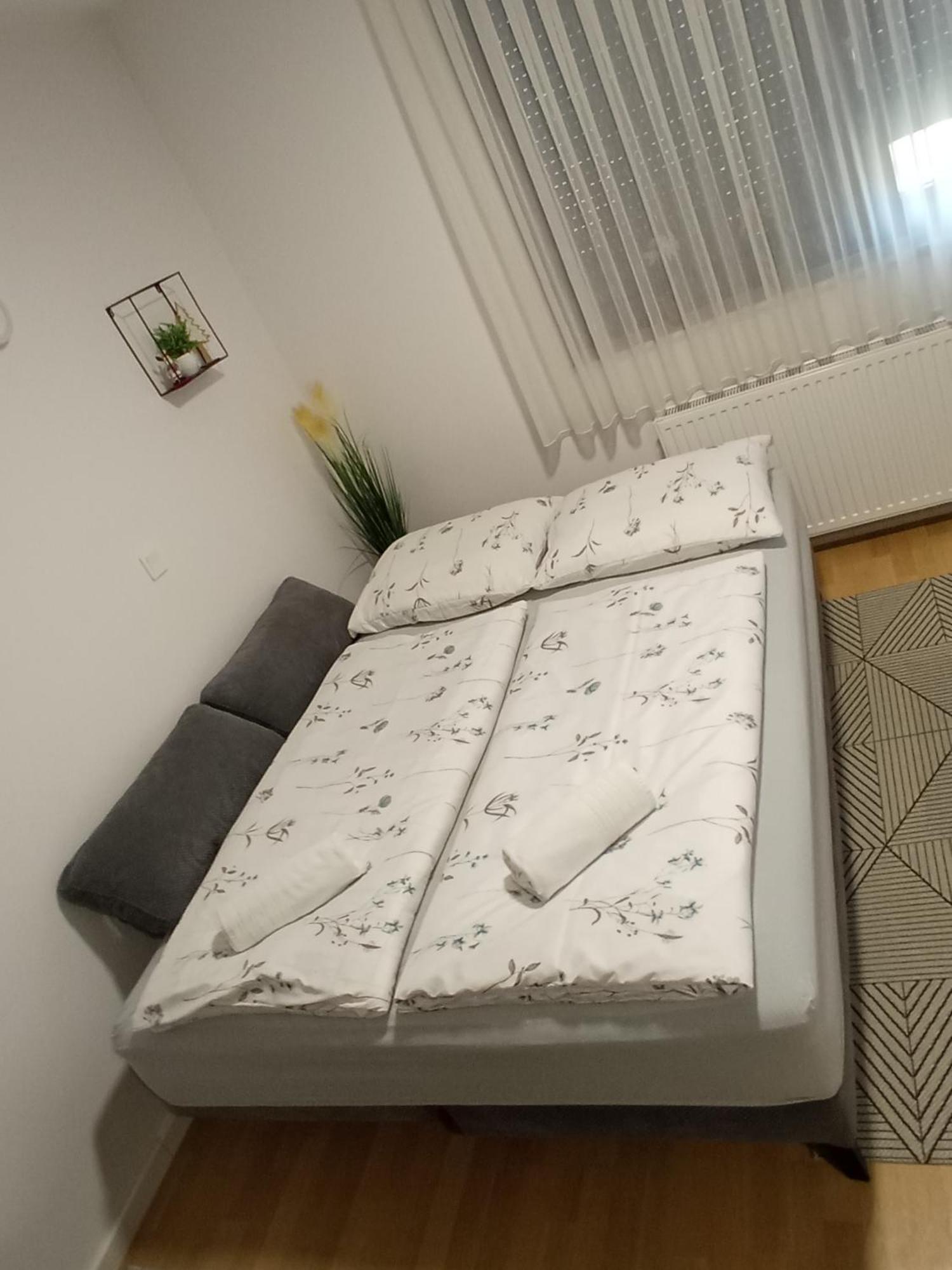 Fiolica Lägenhet Zaprešić Exteriör bild